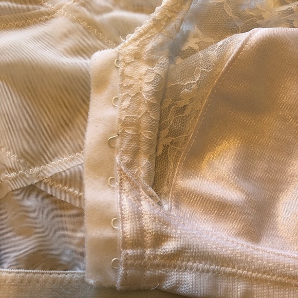 3/30 Exquisite form maternity breast feeding bra - Picture 3 of 4